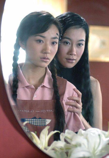 与俞飞鸿似双胞胎，演坏女人深入人心，名字像男人气质也很潇洒