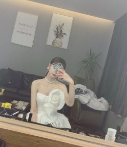 ​沈梦辰穿婚纱晒照工作室却否认结婚，被网友质疑“炒作”