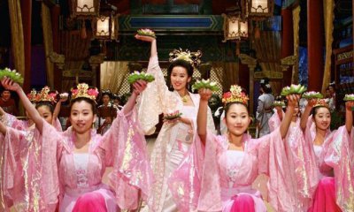 ​古代老皇帝驾崩后，小皇帝如何对待后宫小妈们，有种方式很残忍