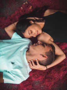 ​男人心里惦记小三的表现,男人出轨时间越长越动感情