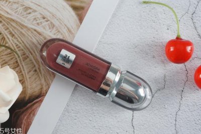 ​kiko3d唇釉成膜吗 kiko3D唇釉容易掉色吗
