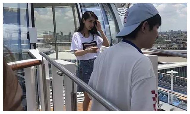 看了Angelababy的无修图照，网友：这腿太细，跟我的胳膊差不多