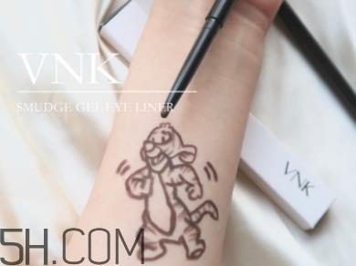 vnk眼线胶笔怎么用？vnk眼线笔使用方法