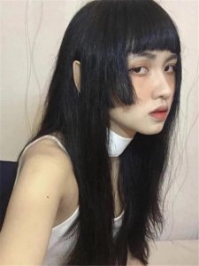 ​公主切发型过时了！宋慧乔、Lisa纷纷尝试短发太撩人性感又可爱