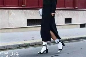 袜子怎么搭配时尚？袜子外露搭配图片