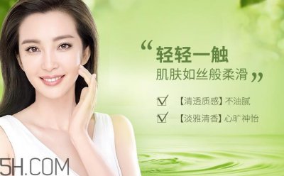 ​百雀羚爽肤水怎么样？百雀羚爽肤水含酒精吗？