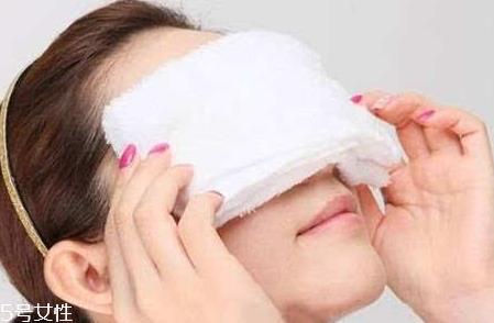 热毛巾敷眼睛好不好 热毛巾敷眼睛的好处