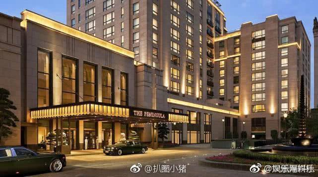 张馨予婚礼，突然发现何捷是真的帅，军婚就是这样，低调从简