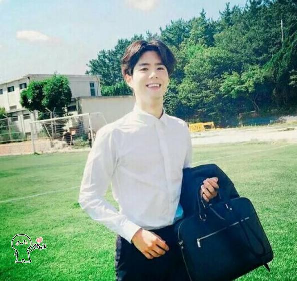 韩国医生曝料男星肛裂，名字缩写引战朴宝剑，粉丝：他一直在拍戏
