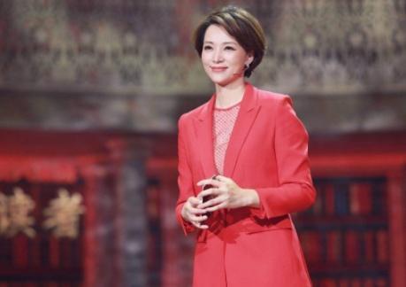 央视春晚主持人正式官宣，朱军董卿再度缺席，康辉稳占C位