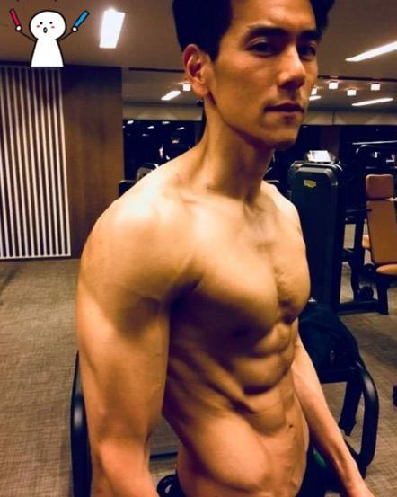 彭于晏陷“中年危机”，8块腹肌有什么用？也救不了他的脱发