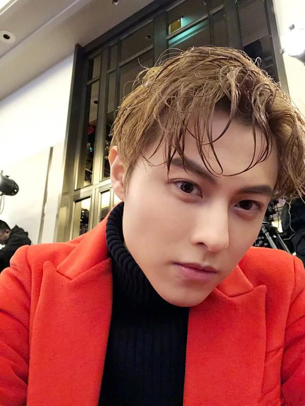 他是张韶涵好闺蜜，出道12年是歌手也是演员，却很少人知道他真名