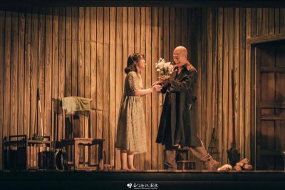 ​吴昊宸《弗兰肯斯坦》用心诠释好评如潮 解锁话剧导演身份获赞