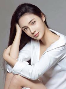 任娇参加《奔跑吧》走红，26岁意外去世，走时衣不遮体