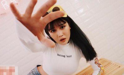 ​赵本山的女儿赵一涵，王小利的儿子王亮，谁的人气高？