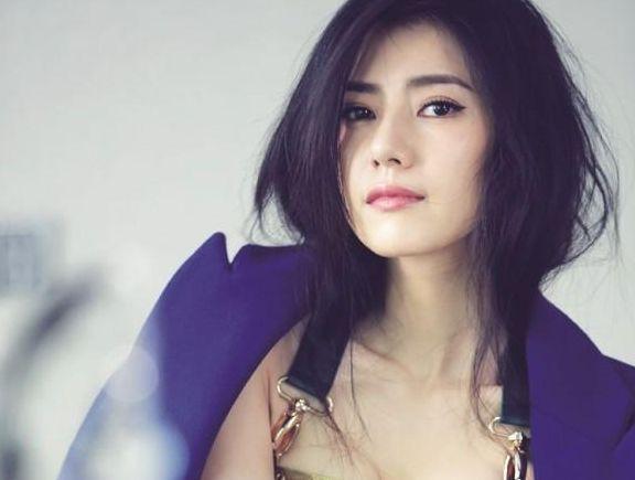 冯绍峰老婆，罗晋老婆，黄晓明老婆，不及他老婆漂亮