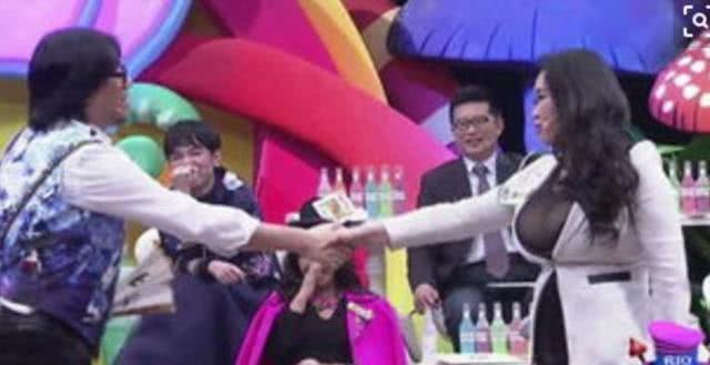 因为身材太好没人敢跟她同台，这身材高晓松看了都说不敢直视
