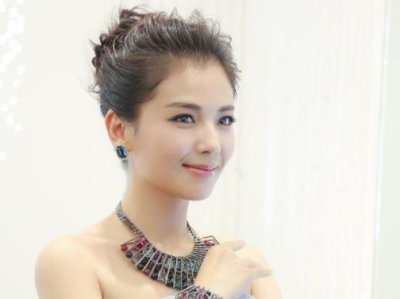 ​她是实力派女演员，曾经为爱息影，如今成为当红女星！