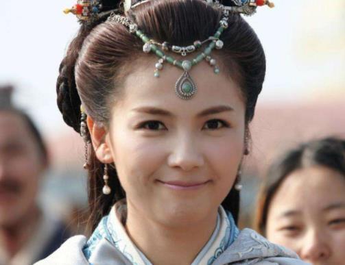 她是实力派女演员，曾经为爱息影，如今成为当红女星！