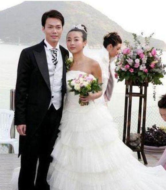 谢天华近照曝光，隐藏了14年的老婆，原来是熟悉的她