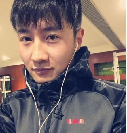 出轨门一年后，模特张爱朋首次示爱白百何：你一直都在我的心上！