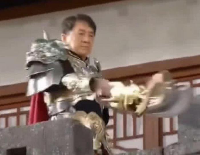 成龙代言网络游戏，仅两句话价值千万，网友：这游戏凉透了