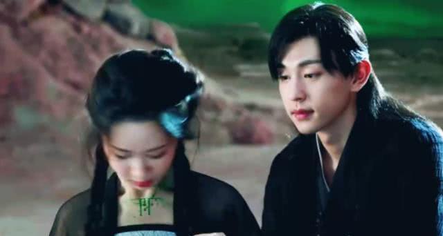 杨紫邓伦甜蜜牵手，已经没有秦俊杰什么事了