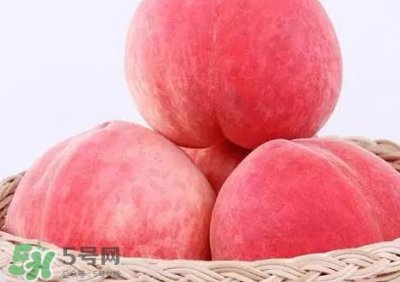 ​头发干燥吃什么可以改善_头发干燥吃什么水果好