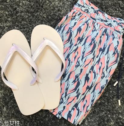 泳裤里边还穿内裤吗 注意别闹笑话