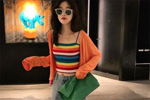 吊带怎么搭配显高 吊带配什么下装显高