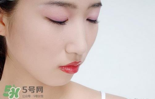 腮红怎么打显脸小?腮红怎么打图解