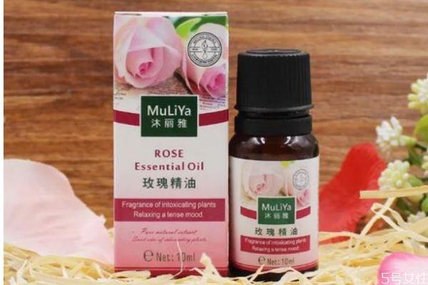 玫瑰精油有丰胸效果吗 玫瑰精油可以丰胸吗