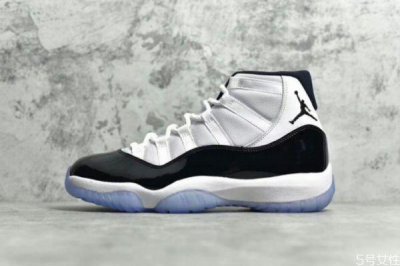 ​aj11水晶底多久会氧化 aj11氧化底可以复原吗