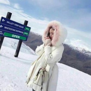 ​收腰羽绒服搭配图片 怎样穿羽绒服不臃肿