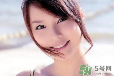 ​眼角长痘痘是什么原因?眼角长痘痘怎么办?