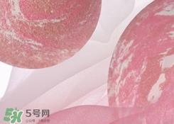 腮红会脱妆吗？腮红脱妆怎么办？