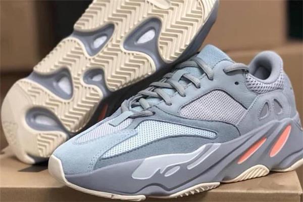 yeezy 700 inertia什么时候发售 实物首次曝光