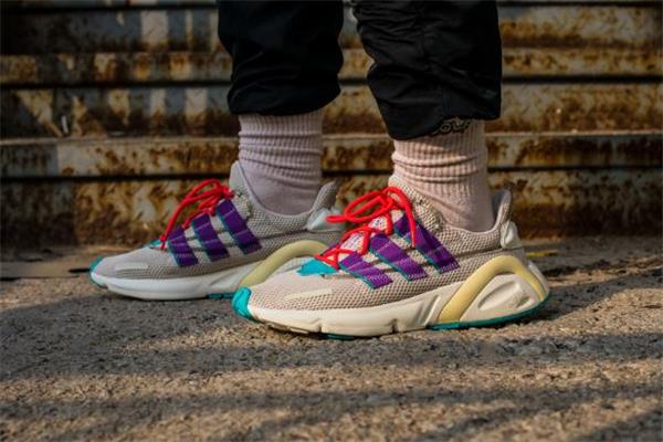 adidas lxcon偏码吗 阿迪达斯全新机能跑鞋