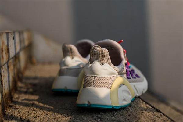 adidas lxcon偏码吗 阿迪达斯全新机能跑鞋