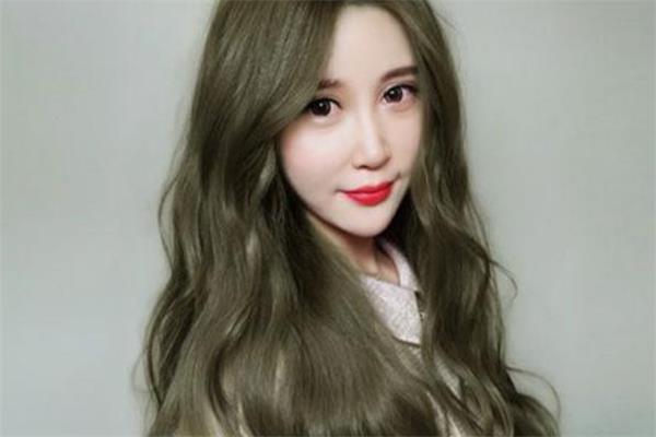 闷青色掉色后是什么颜色 闷青色会退成什么颜色