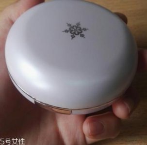 ​自然堂爆水小粉盒怎么样？新品粉膏气垫上市