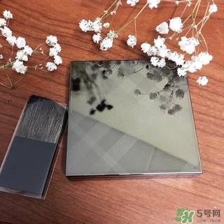 巴宝莉爱心腮红好用吗?burberry爱心腮红试色