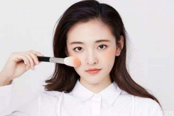 痘痘肌化妆要用隔离吗 痘肌选择化妆品