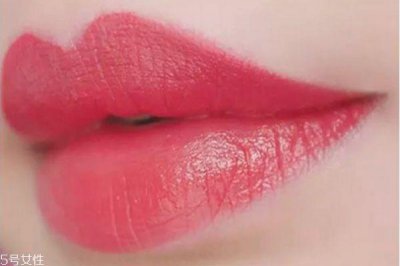 ​阿玛尼小胖丁301试色 armani lip magnet301