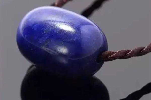 青金石可以戴着洗澡吗 青金石碰水了会变成什么样