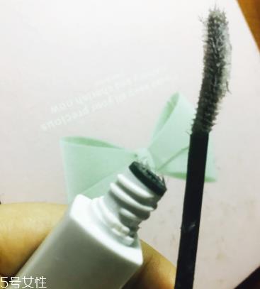KATE睫毛打底膏怎么卸？化妆水湿敷2分钟
