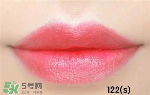 兰蔻菁纯唇膏122试色 兰蔻丝绒唇膏122试色图