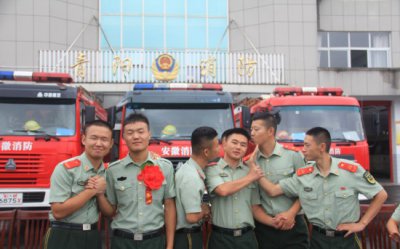 ​于建华：武警消防部队末任主官，没退役反而调武警总部，授啥军衔