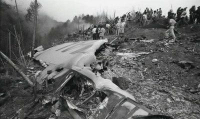 ​中国客机猛烈撞山坠毁，机上141人无人生还，1992年永恒的痛
