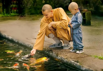 ​“最帅”法师释明心：多次遭富婆开法拉利追求，被骚扰只能报警！